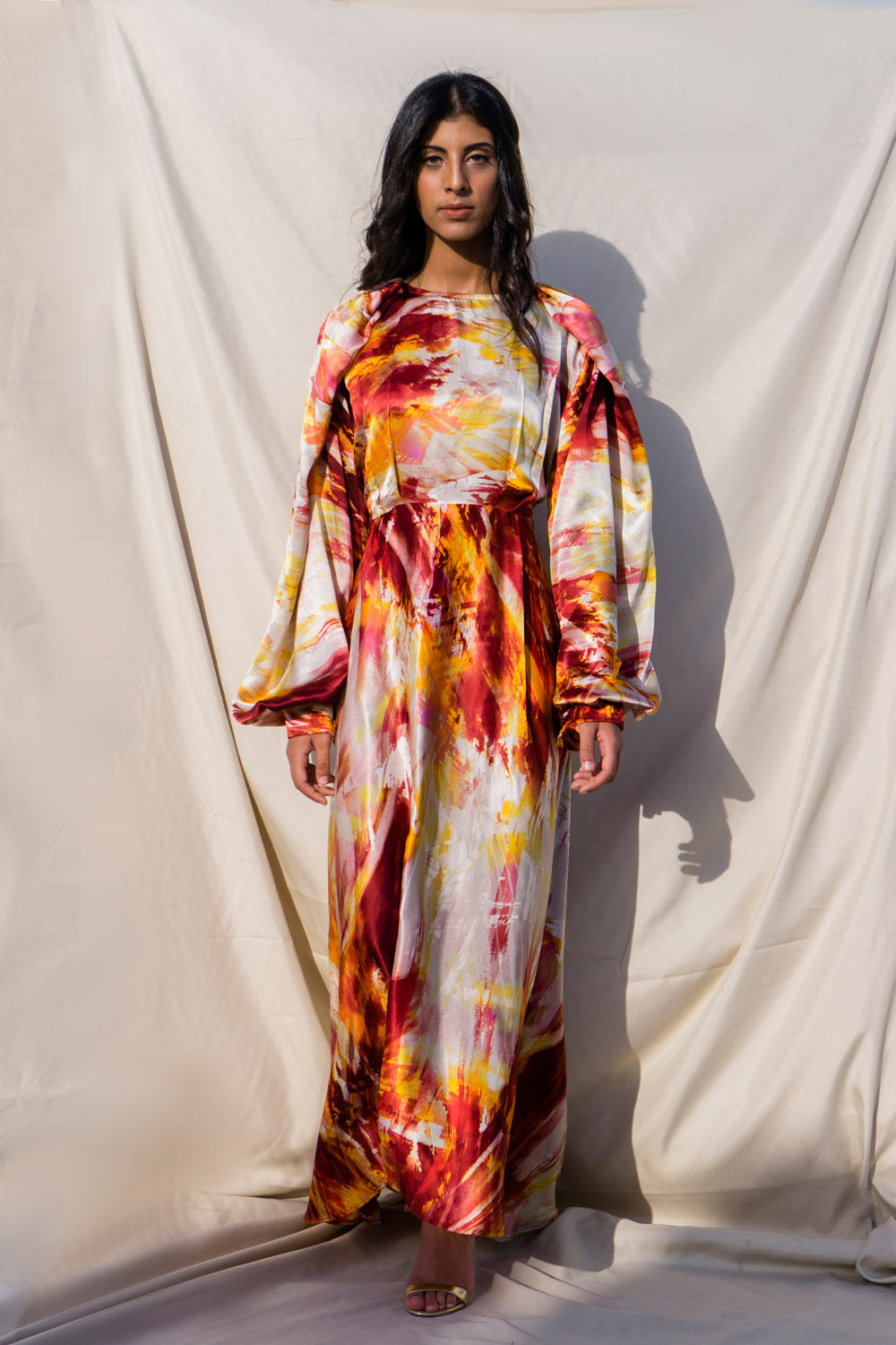 فستان من الحرير هيستيا